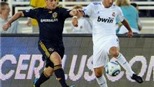 Van Der Vaart quyết chiến đấu tới cùng với Oezil